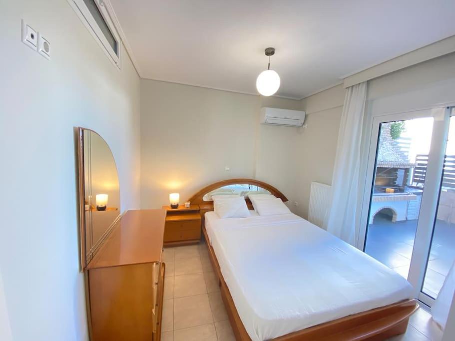 Cozy 2 Room Apartment With Garden Near Athens Air-Port Artemida  Exterior photo