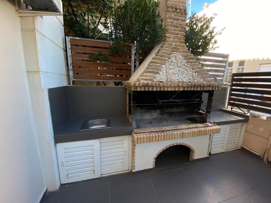 Cozy 2 Room Apartment With Garden Near Athens Air-Port Artemida  Exterior photo